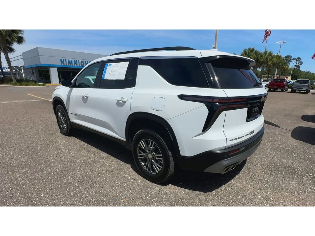 Used 2025 Summit White Chevrolet LT image 4