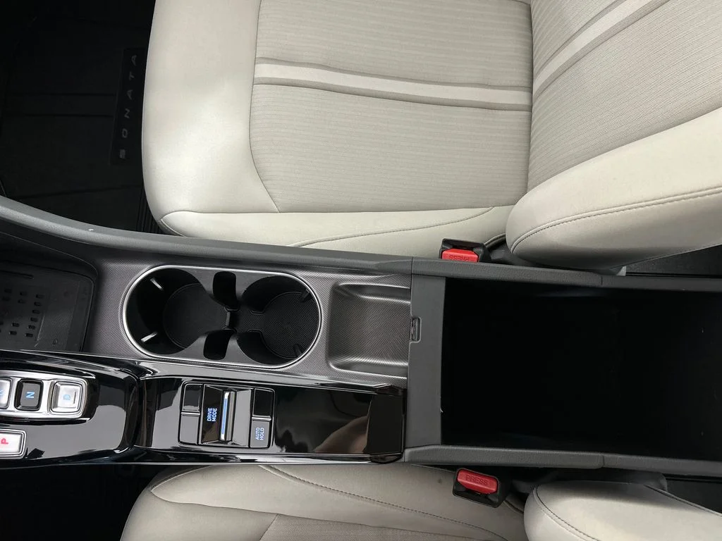 Used 2023 Black Hyundai SEL image 14