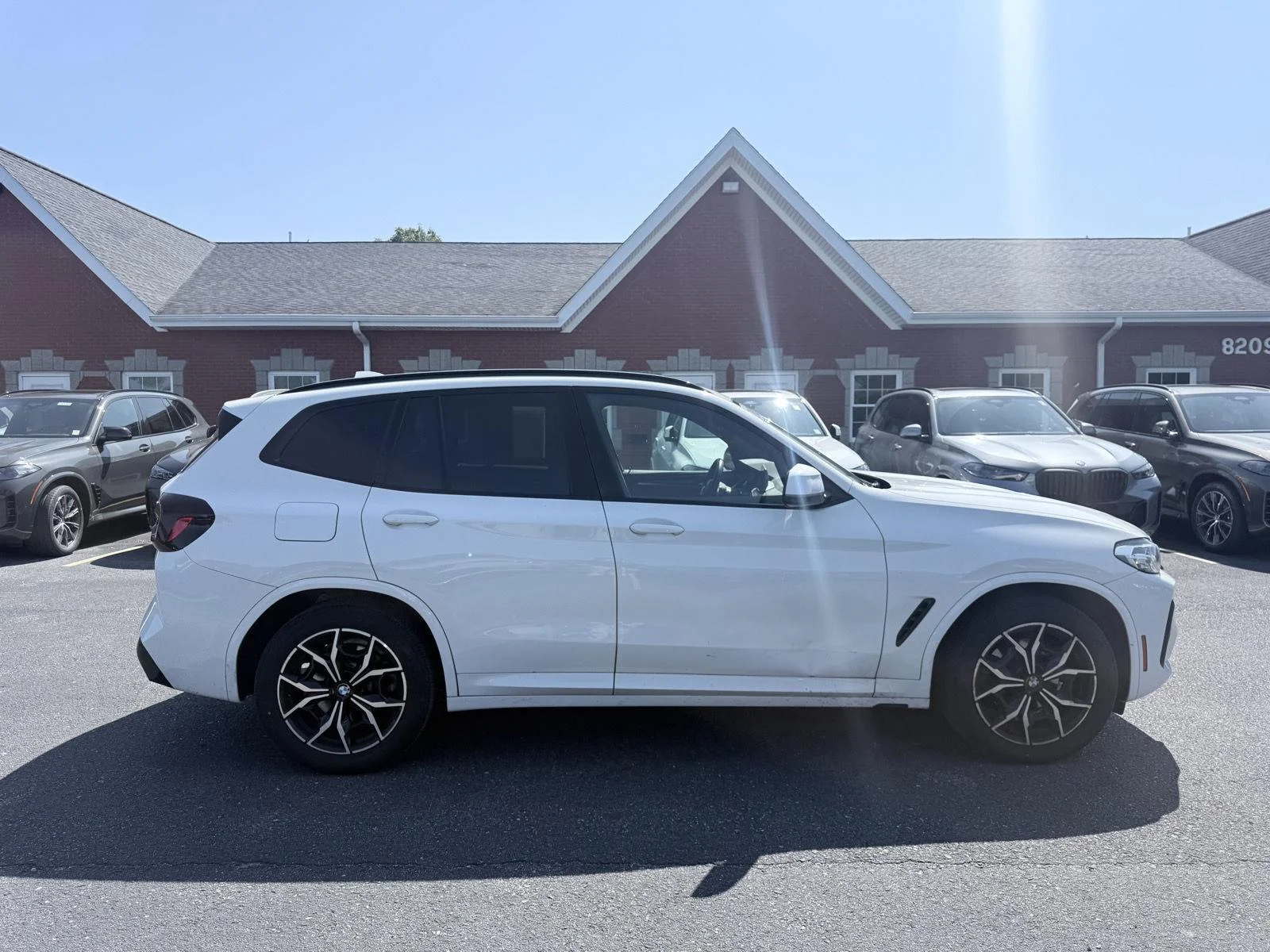Used 2022 Alpine White BMW xDrive30i image 9