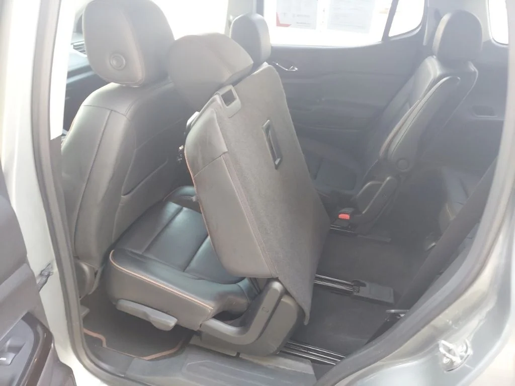 Used 2023 Silver GMC AT4 image 41