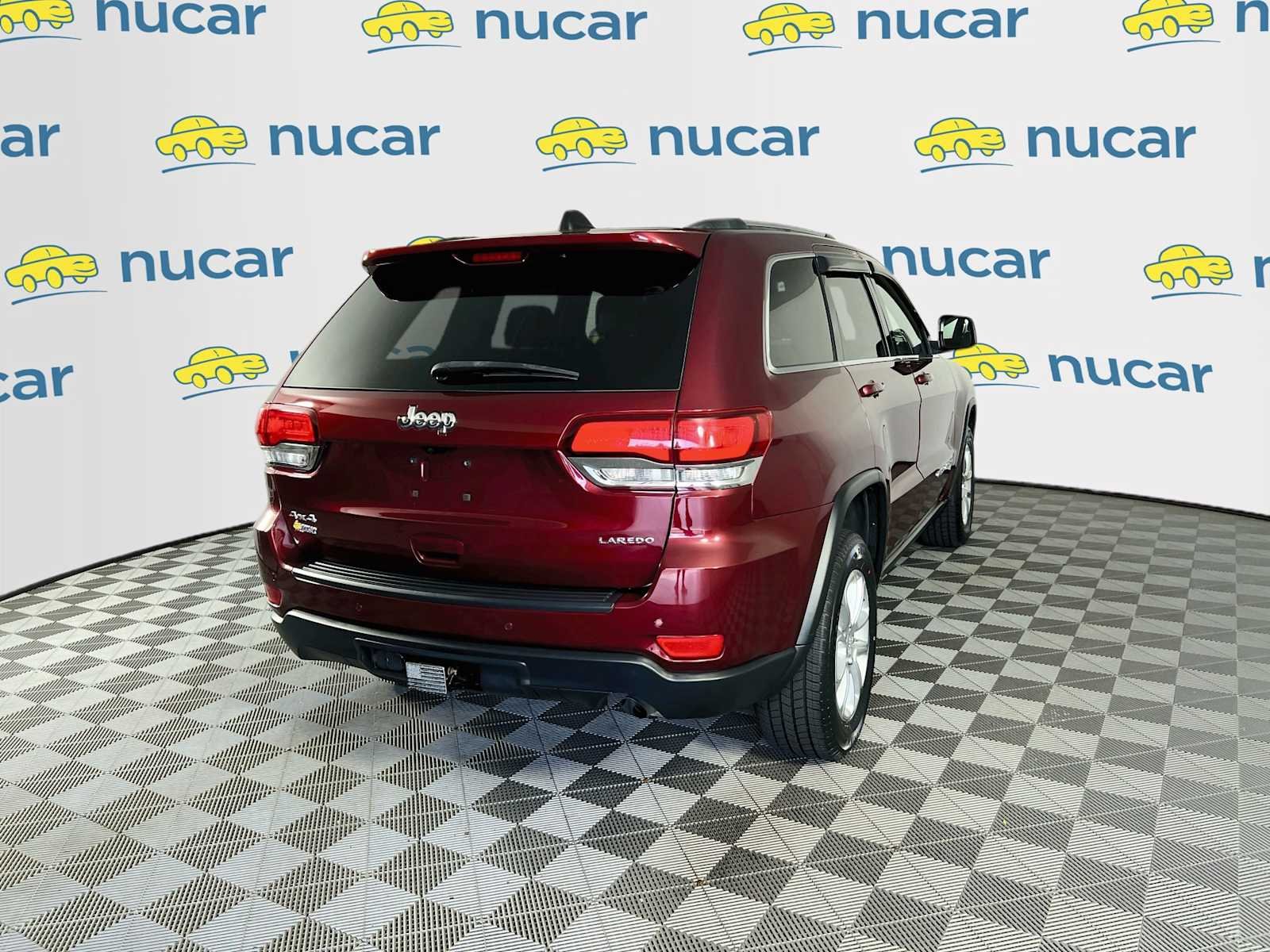 Used 2021 Velvet Red Pearlcoat Jeep Laredo E image 7