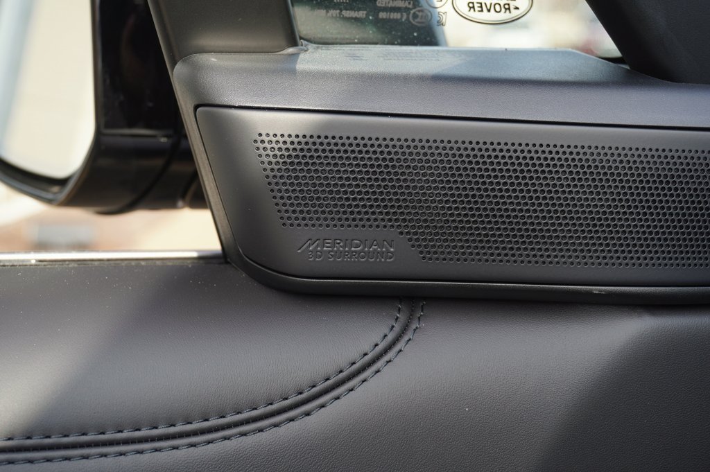 2025 LAND ROVER RANGE ROVER - Image 11