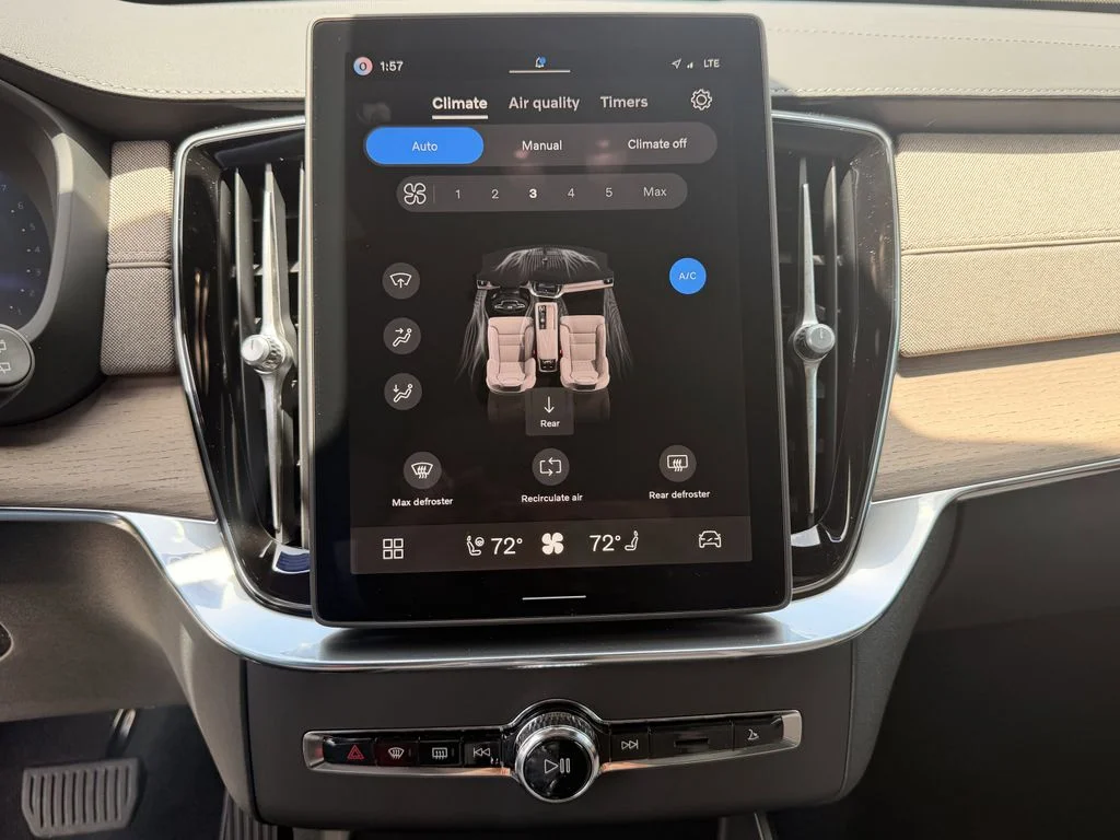 New 2026 Crystal White Volvo Core image 24