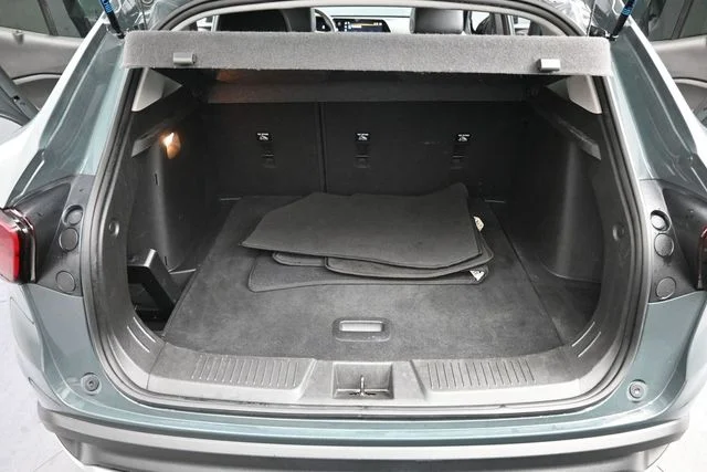 Used 2025 Gray Chevrolet LT image 17