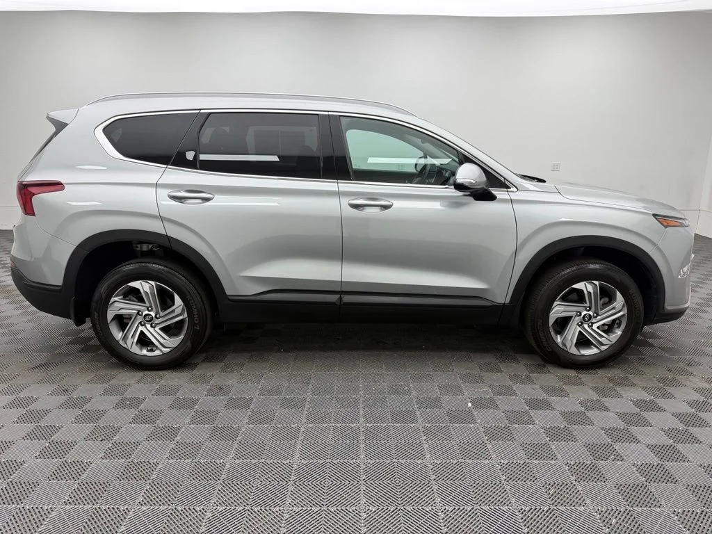 Used 2023 Silver Hyundai SEL image 7