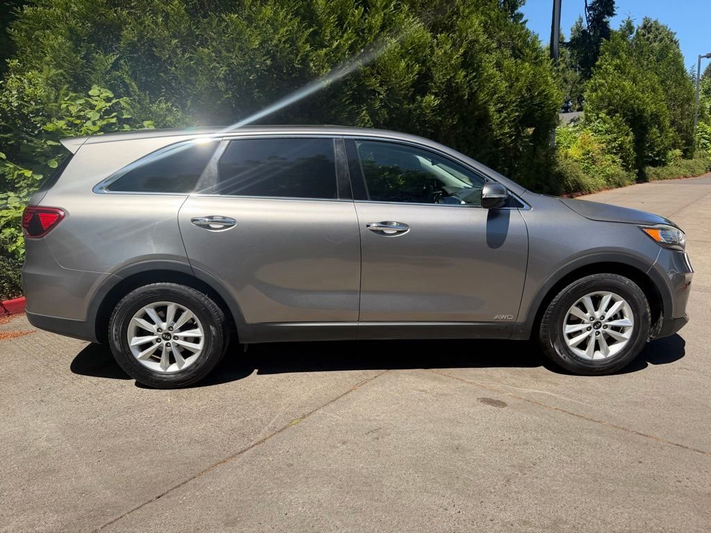 Used 2019 Titanium Silver Kia LX image 3