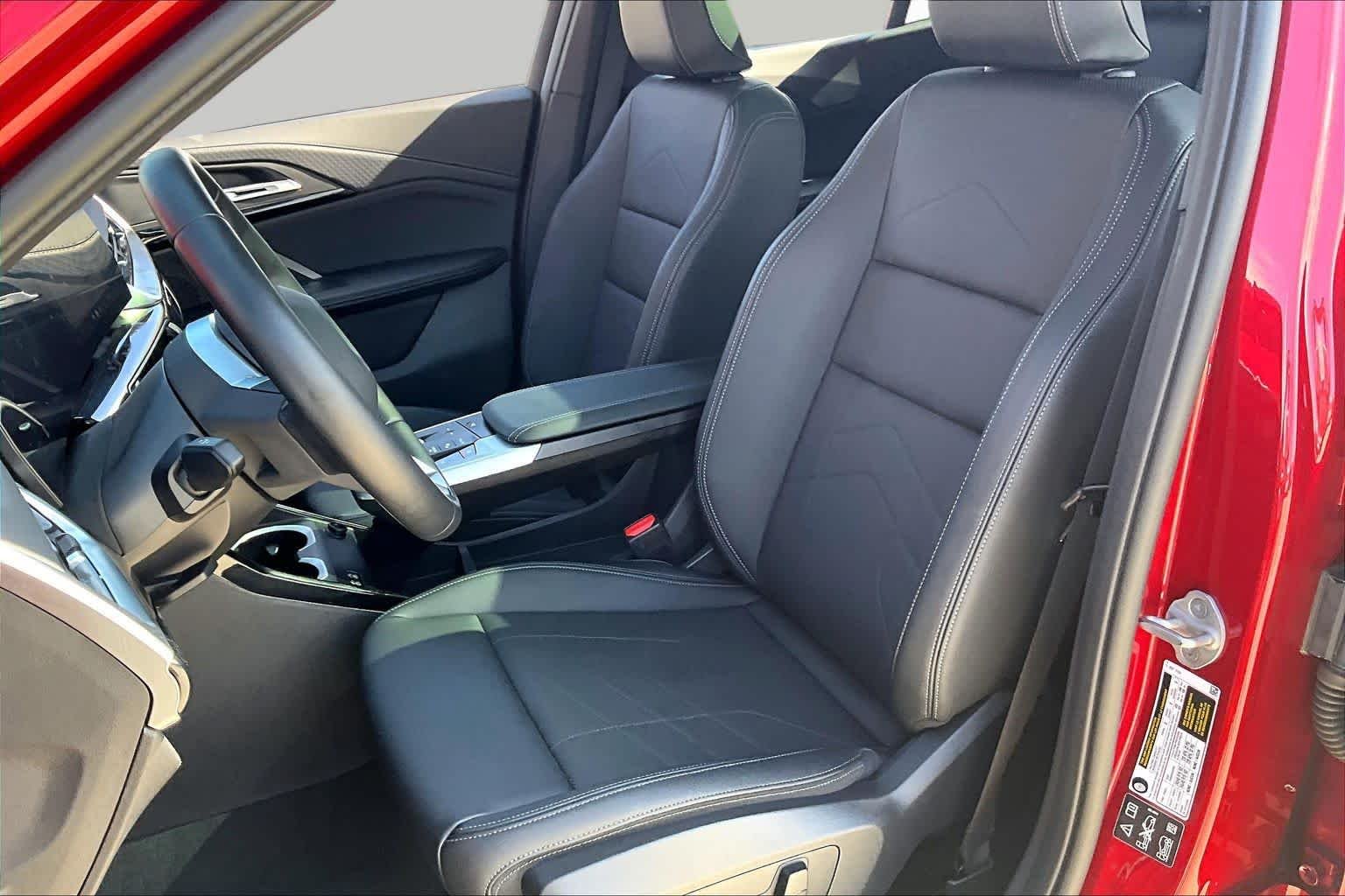 Used 2026 Vegas Red Metallic BMW xDrive28i image 7