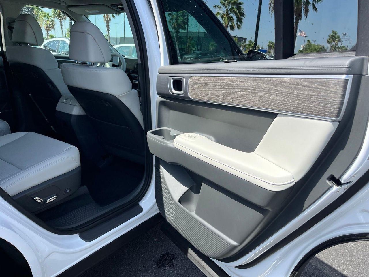 New 2027 White Hyundai Limited FWD image 20