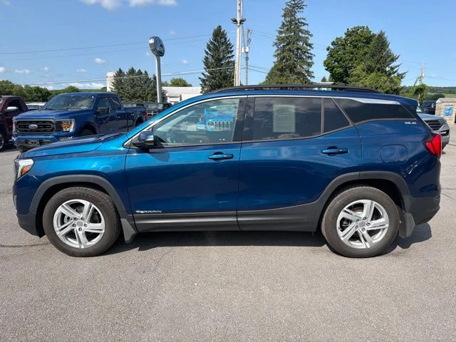 Used 2019 Blue Emerald Metallic GMC SLE image 4