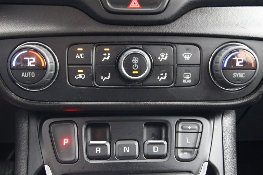 Used 2020 Gray GMC SLT image 28