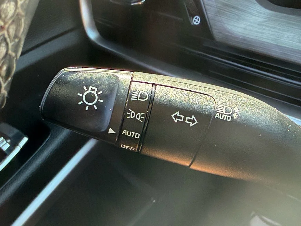 Used 2025 Wolf Gray Kia EX X-Pro image 33