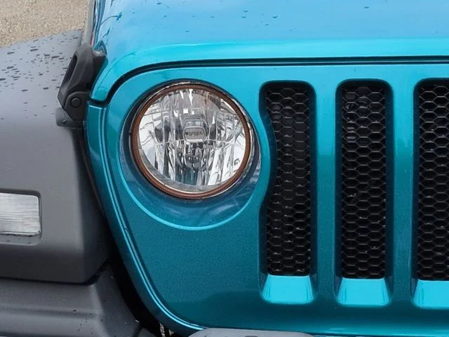 Certified Used 2020 Bikini Pearlcoat Jeep Unlimited Sport S image 10