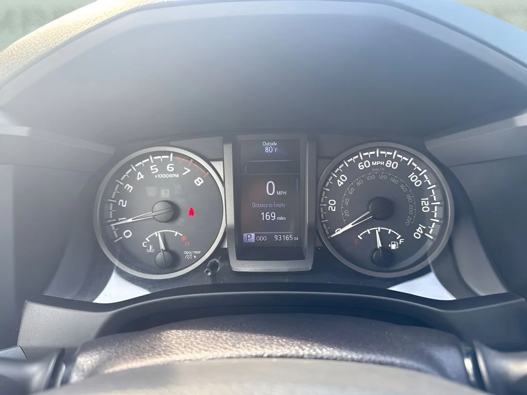 Used 2016  Toyota SR5 image 13