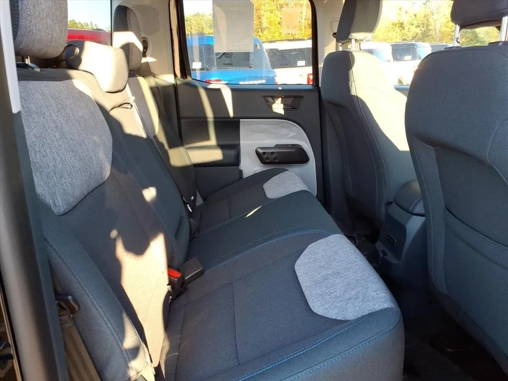 New 2025 Shadow Black Ford XLT image 9