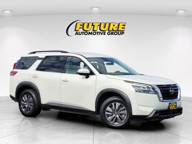 Used 2025 White Nissan SV image 1