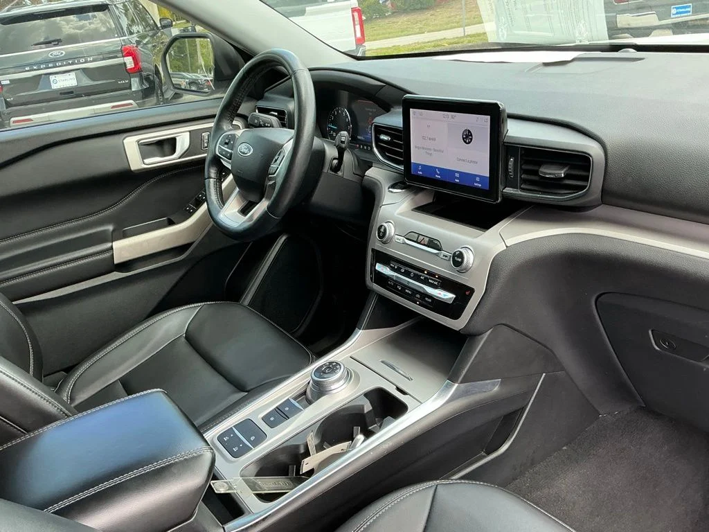 Used 2023 White Ford XLT image 13