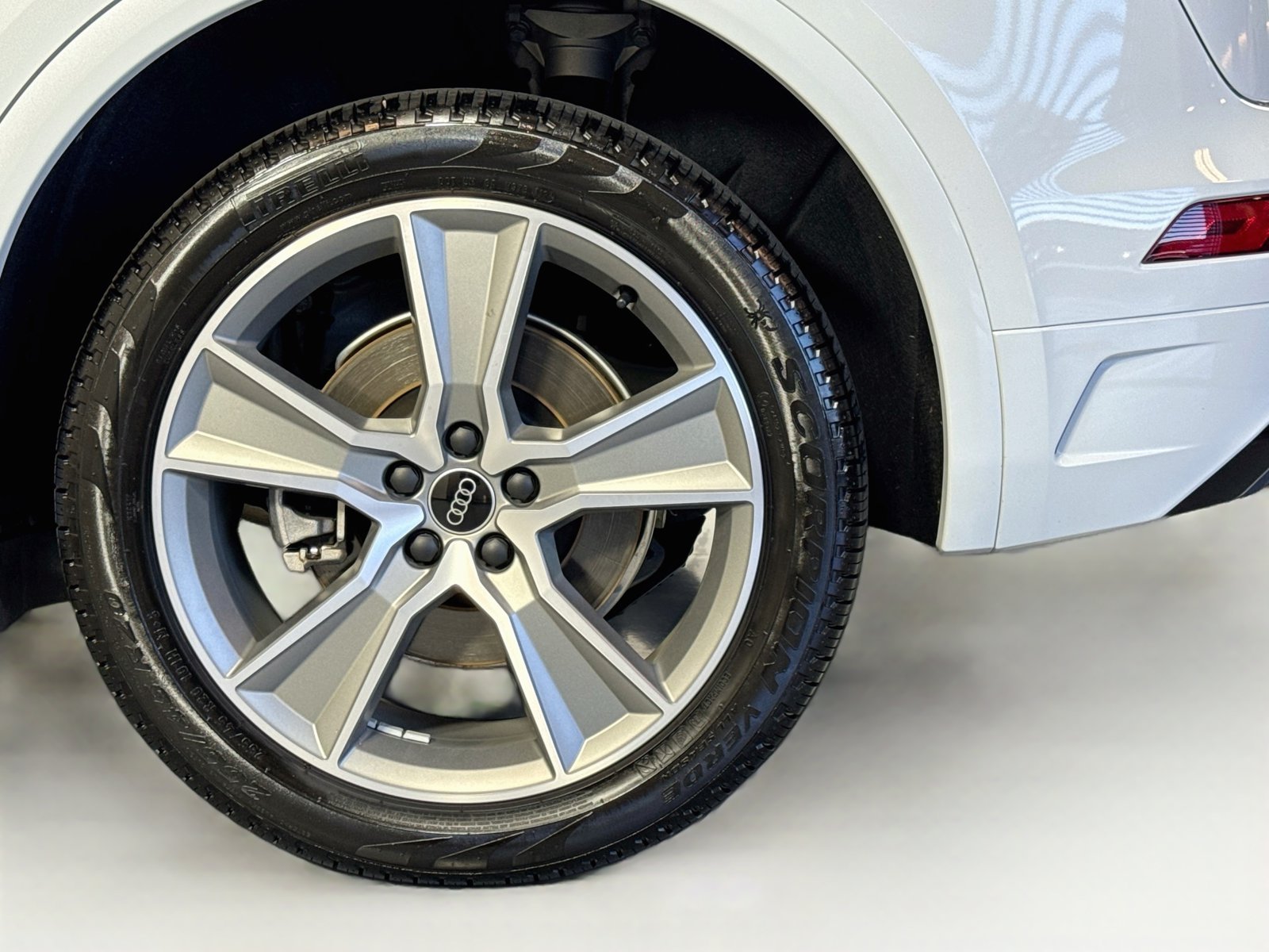 Used 2025 Glacier White Audi S line Premium image 30