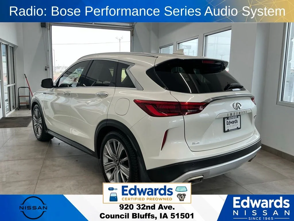 Used 2021 White INFINITI Sensory image 6