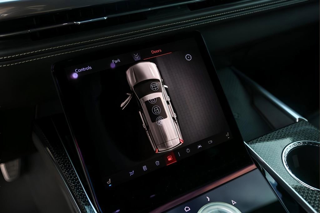 2025 Cadillac Escalade V-Series - Photo 18