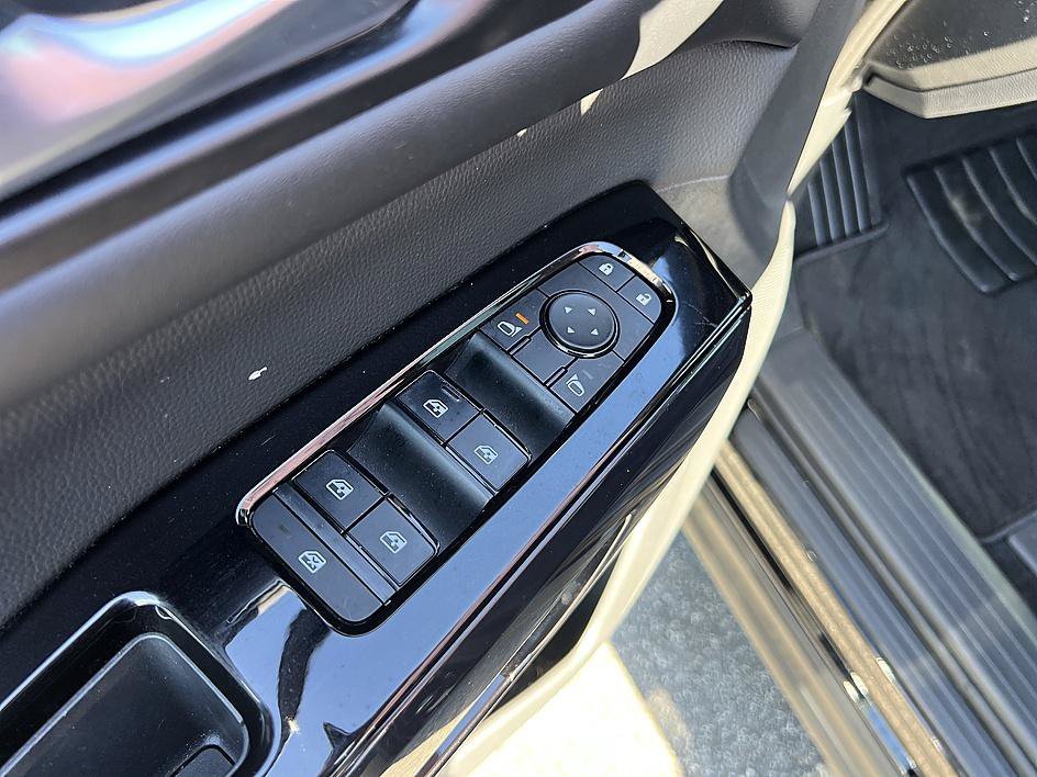 Certified Used 2022 Super Black Nissan SV image 20
