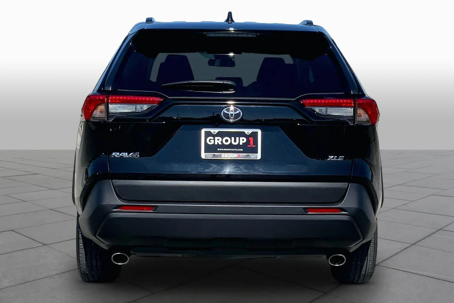 Used 2025 Midnight Black Metallic Toyota XLE image 5