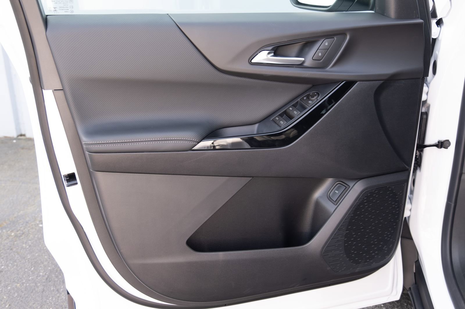 2026 Chevrolet Equinox LT - Photo 13
