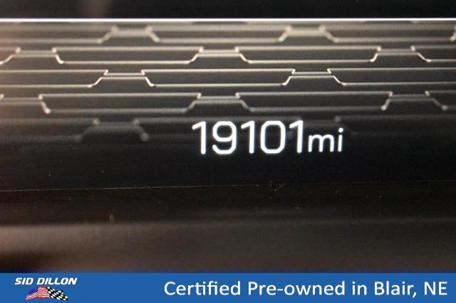 Used 2025 Ebony Twilight Metallic GMC AWD AT4 image 17