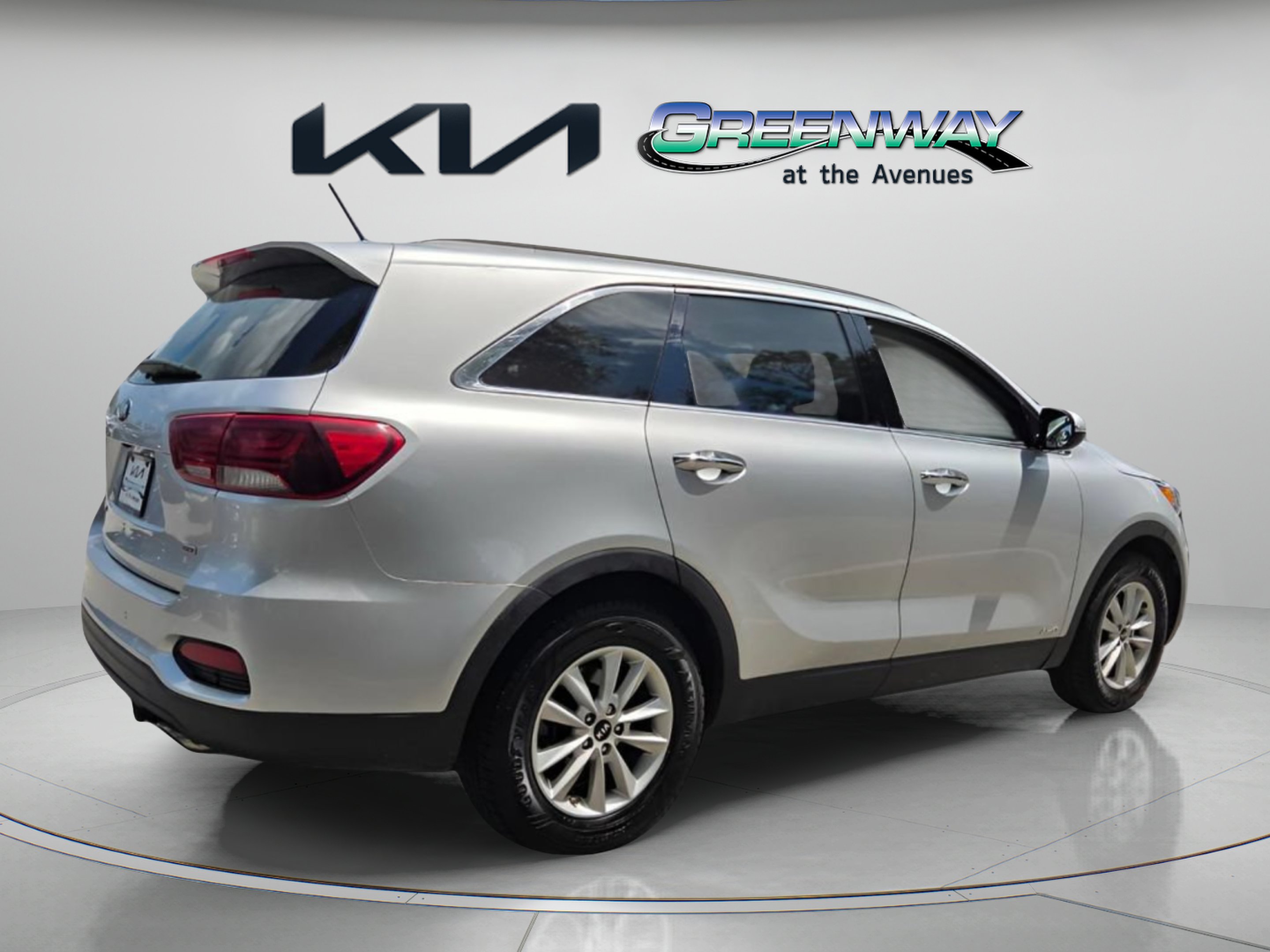 Used 2020 Sparkling Silver Kia LX image 7