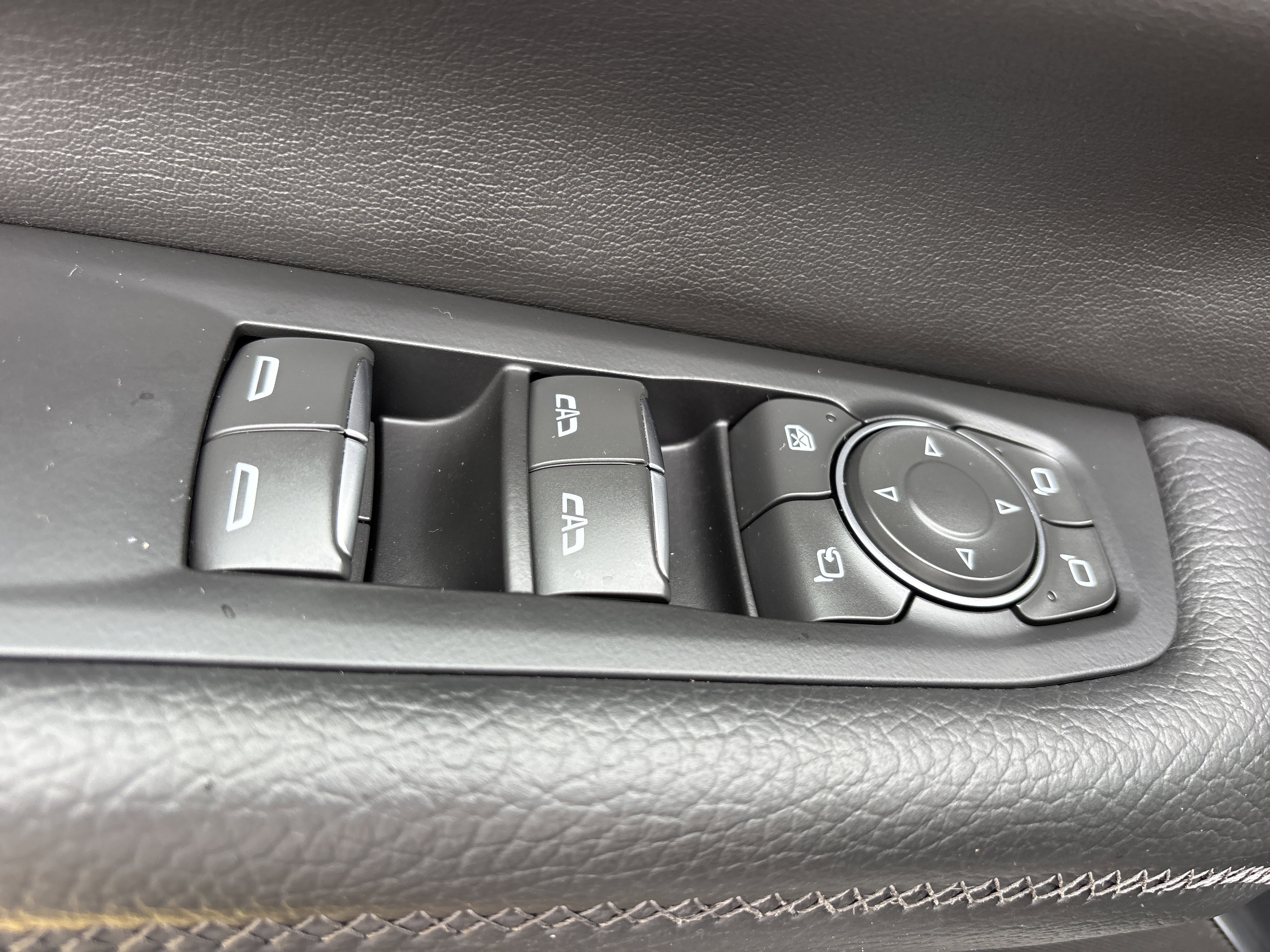 Used 2025 Summit White GMC Denali image 26