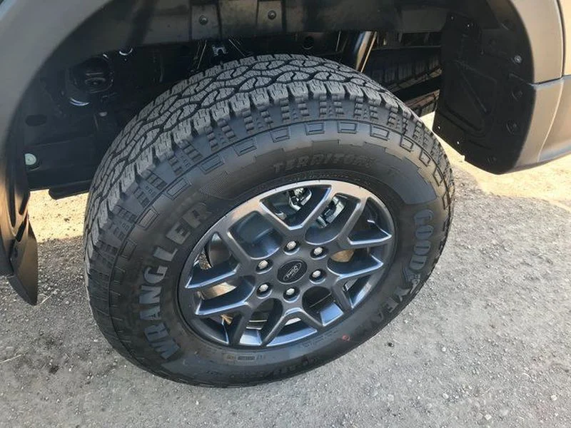 New 2025 Carbonized Gray Metallic Ford XLT image 23