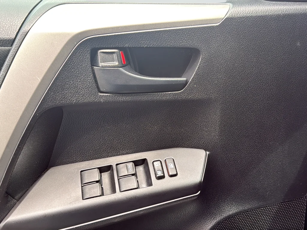 Used 2016 White Toyota LE image 24