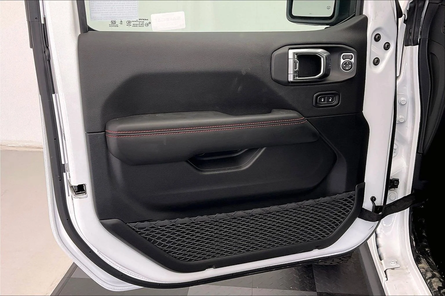 New 2026 Bright White Clearcoat Jeep Rubicon image 12