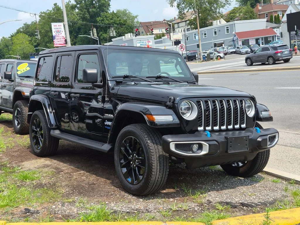 Used 2022 Black Jeep Unlimited Sahara 4xe image 4