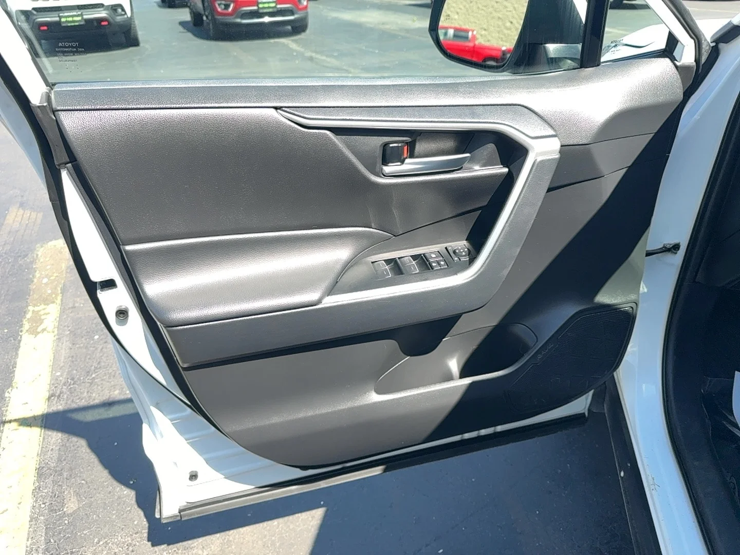 Used 2025 White Toyota XLE image 12