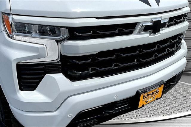 Used 2024 White Chevrolet RST image 34