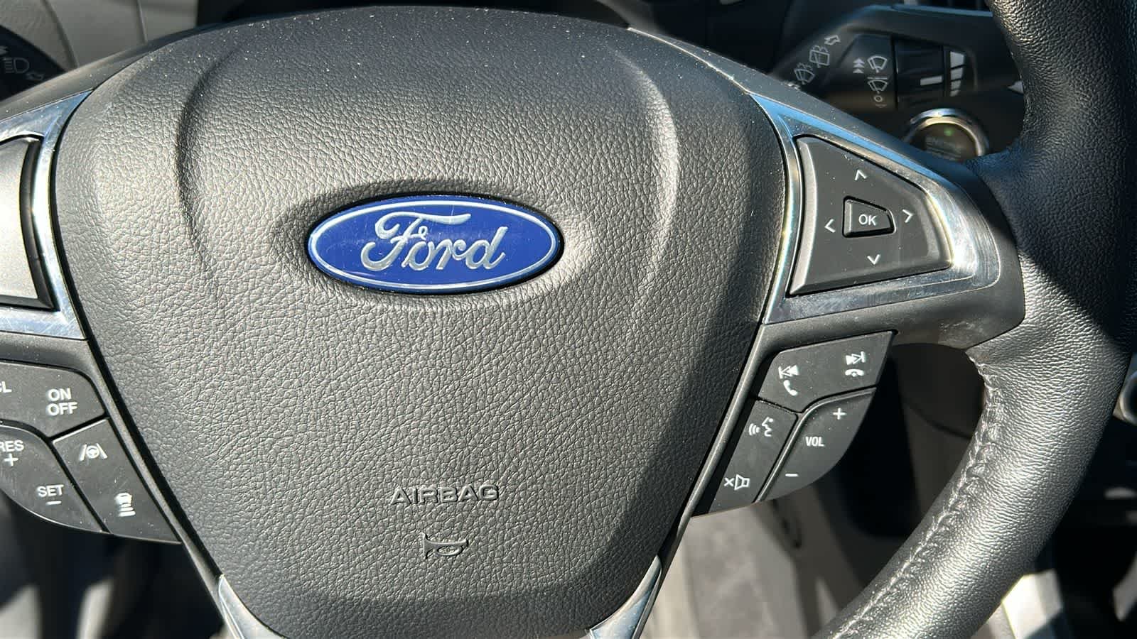 Used 2021 Oxford White Ford SEL image 19