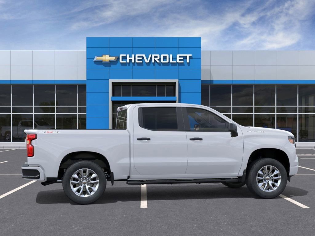 New 2025 Chevrolet Silverado 1500 Custom 4D Crew Cab