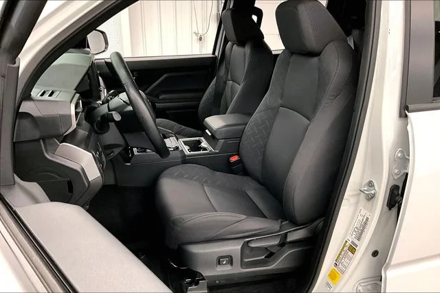 2025 Toyota Tacoma SR5 - Photo 23