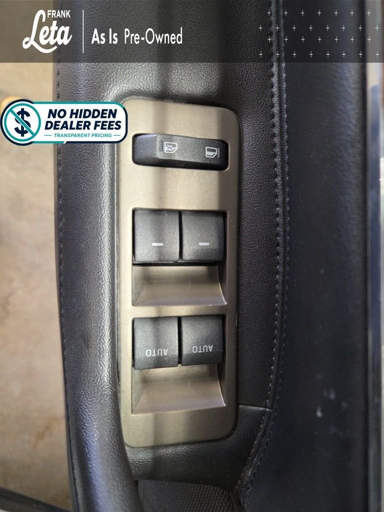 Used 2013 Ingot Silver Metallic Lincoln  image 24