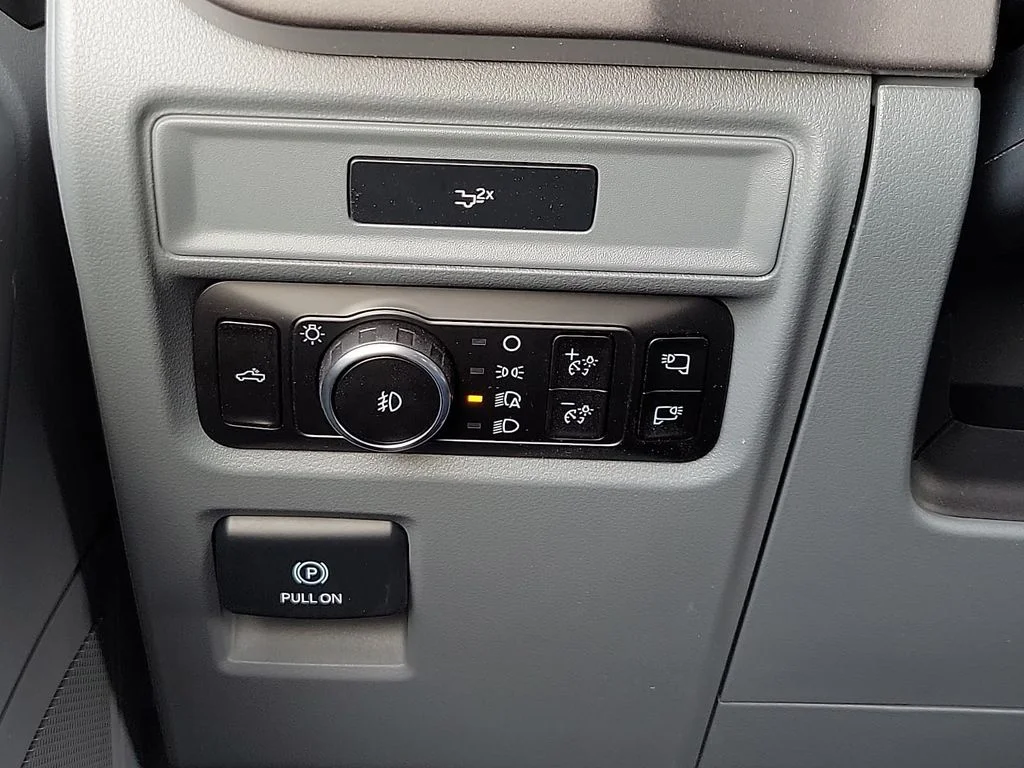New 2026 Agate Black Metallic Ford XLT image 14