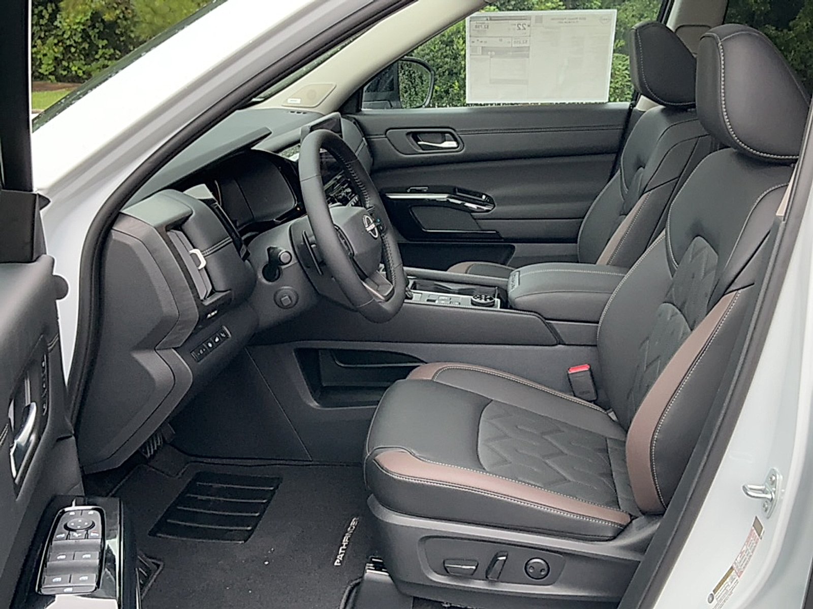 New 2026 Everest White Pearl Tricoat Nissan Platinum image 13
