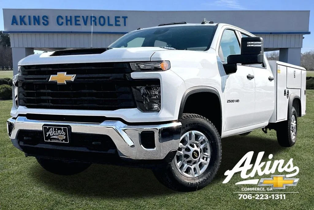 New 2026 Summit White Chevrolet WT image 1