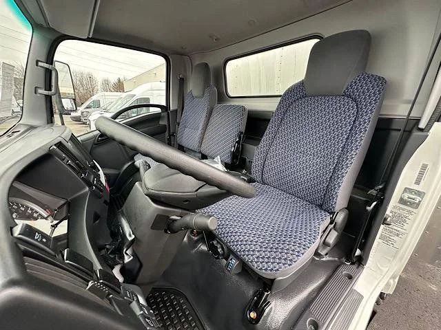 2023 Chevrolet Silverado 5500XD - Photo 23