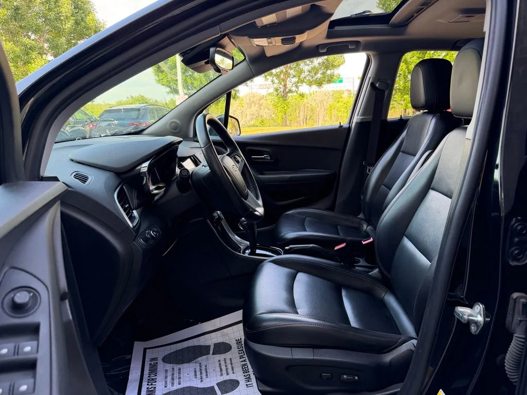 Used 2018 Black Chevrolet Premier image 11