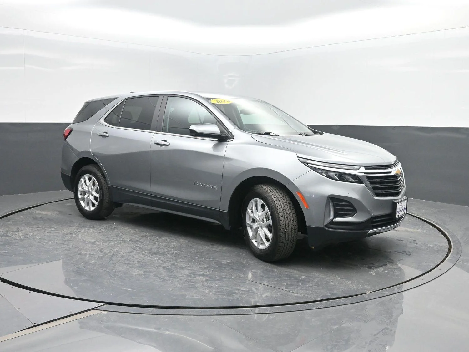 Used 2024 Sterling Gray Metallic Chevrolet LT image 4