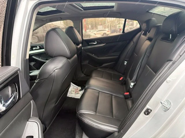 Used 2020 Silver Nissan 3.5 SL image 24