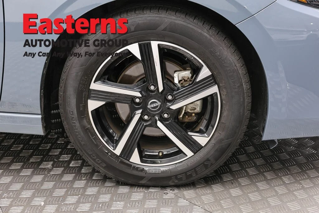 Used 2024 Gray Nissan SV image 31