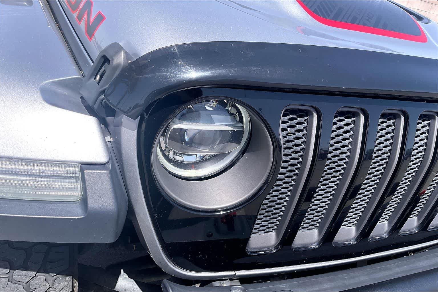 Used 2020 Billet Silver Metallic Clearcoat Jeep Recon image 26