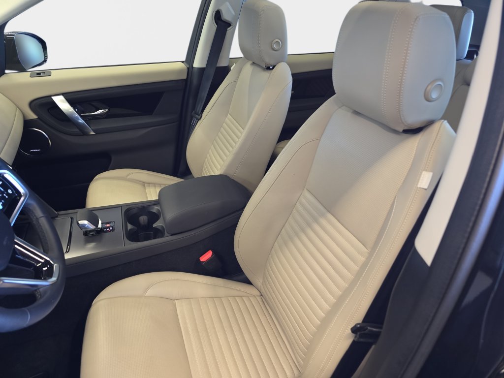 Certified Used 2025 Black Land Rover S image 18