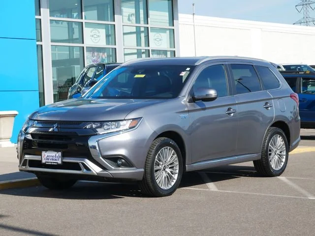 Used 2022 Mitsubishi Outlander PHEV LE with VIN JA4J2VA71NZ058588 for sale in Roseville, Minnesota